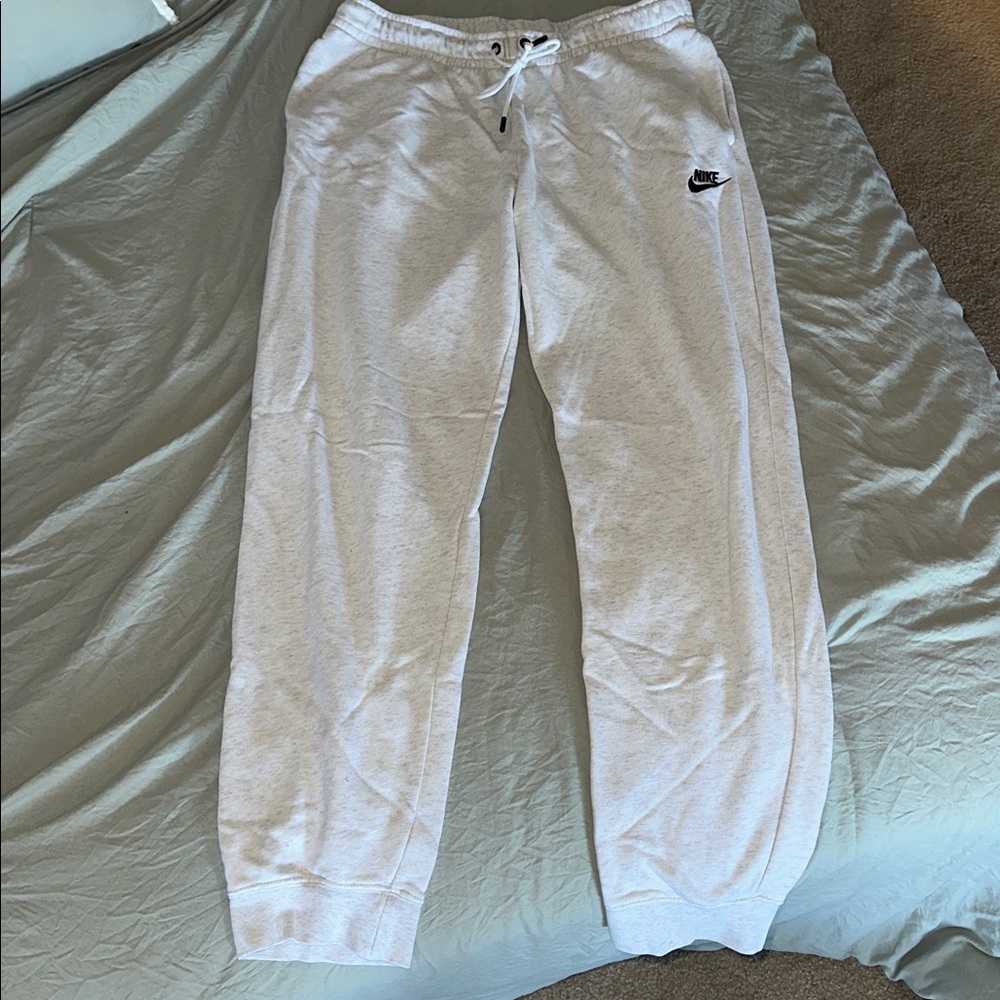 Nike Smoky White Joggers